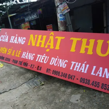 Bảng hiệu đơn giản phổ biến 