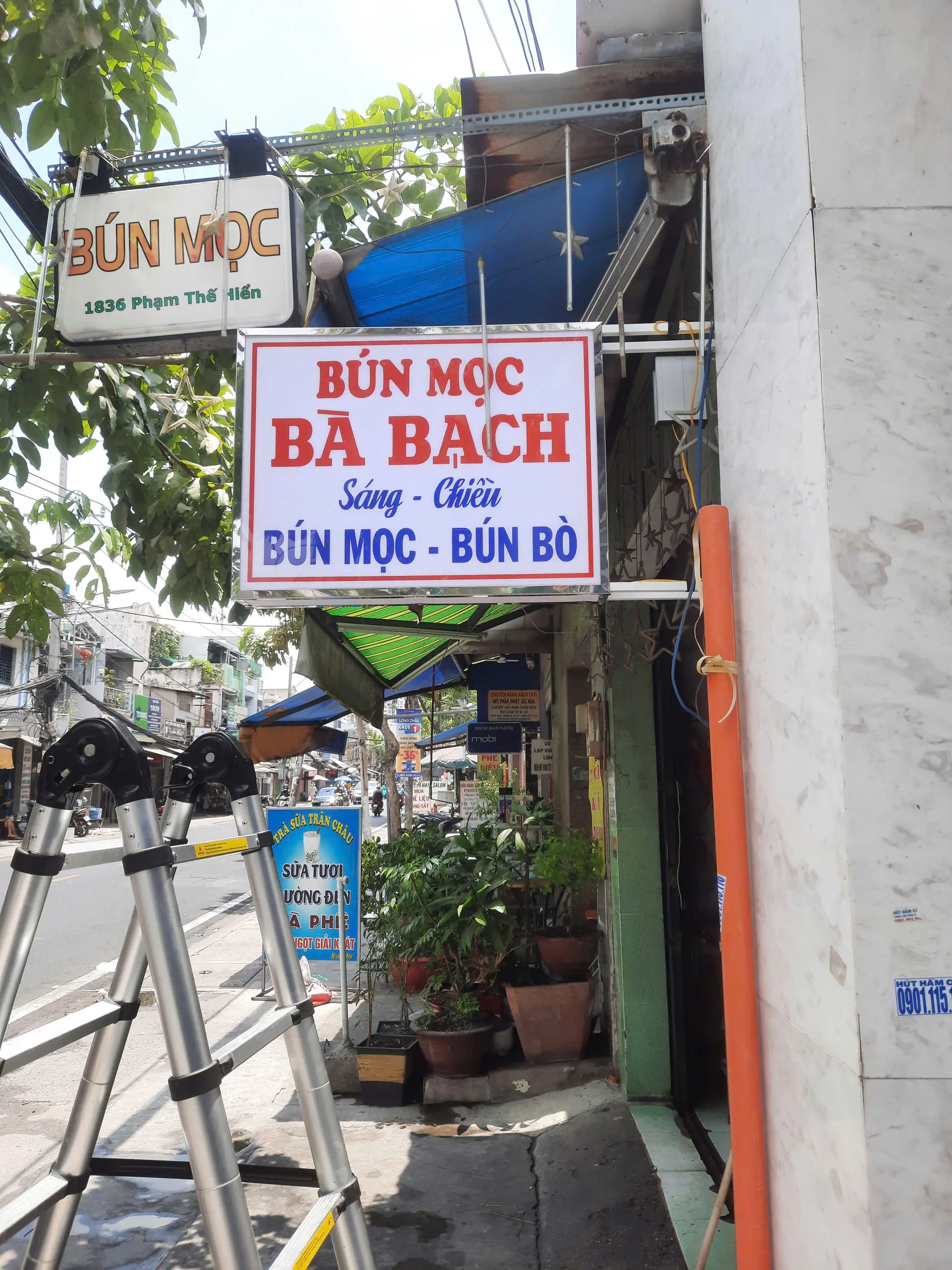 Bảng hiệu quán ăn đơn giản