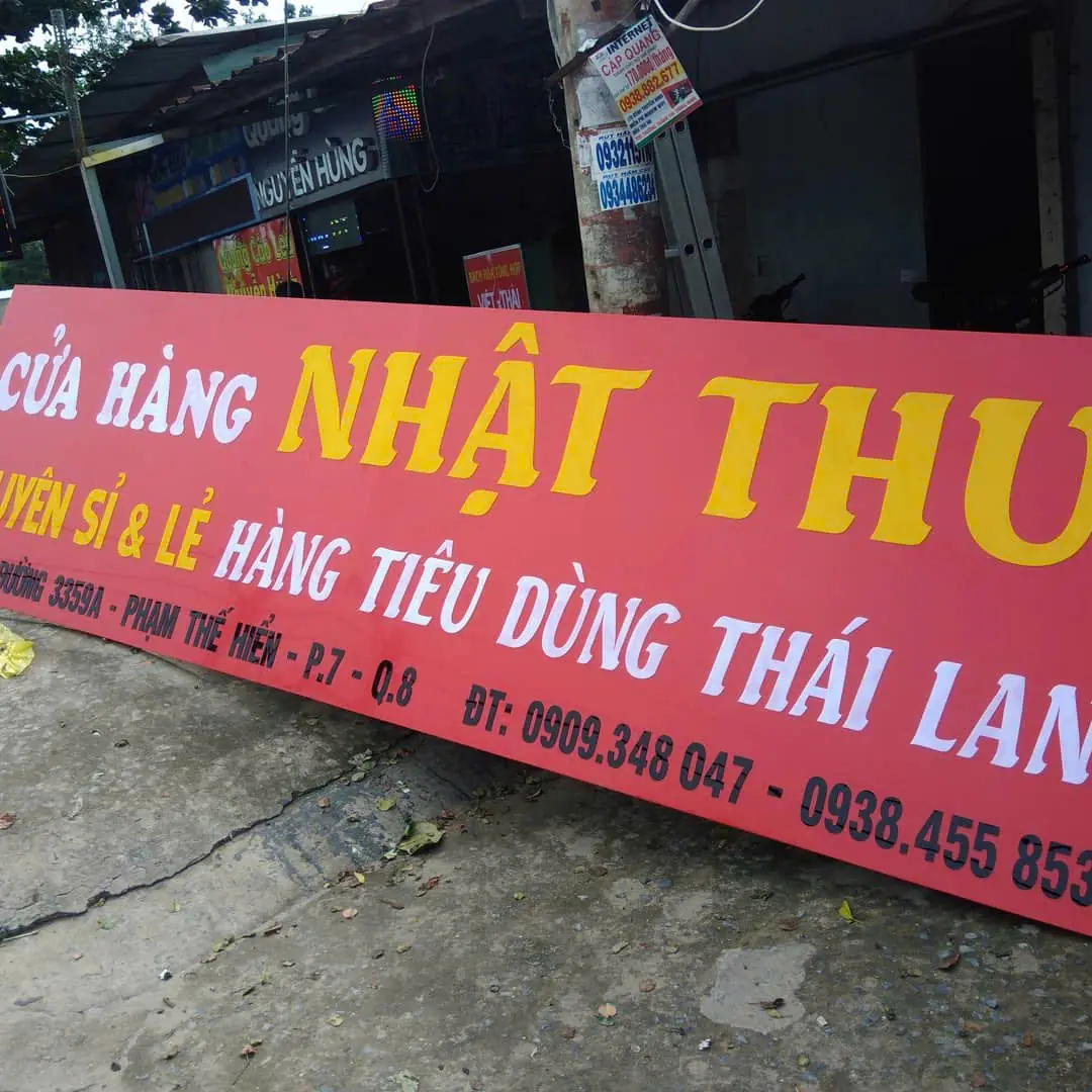Bảng hiệu đơn giản phổ biến 