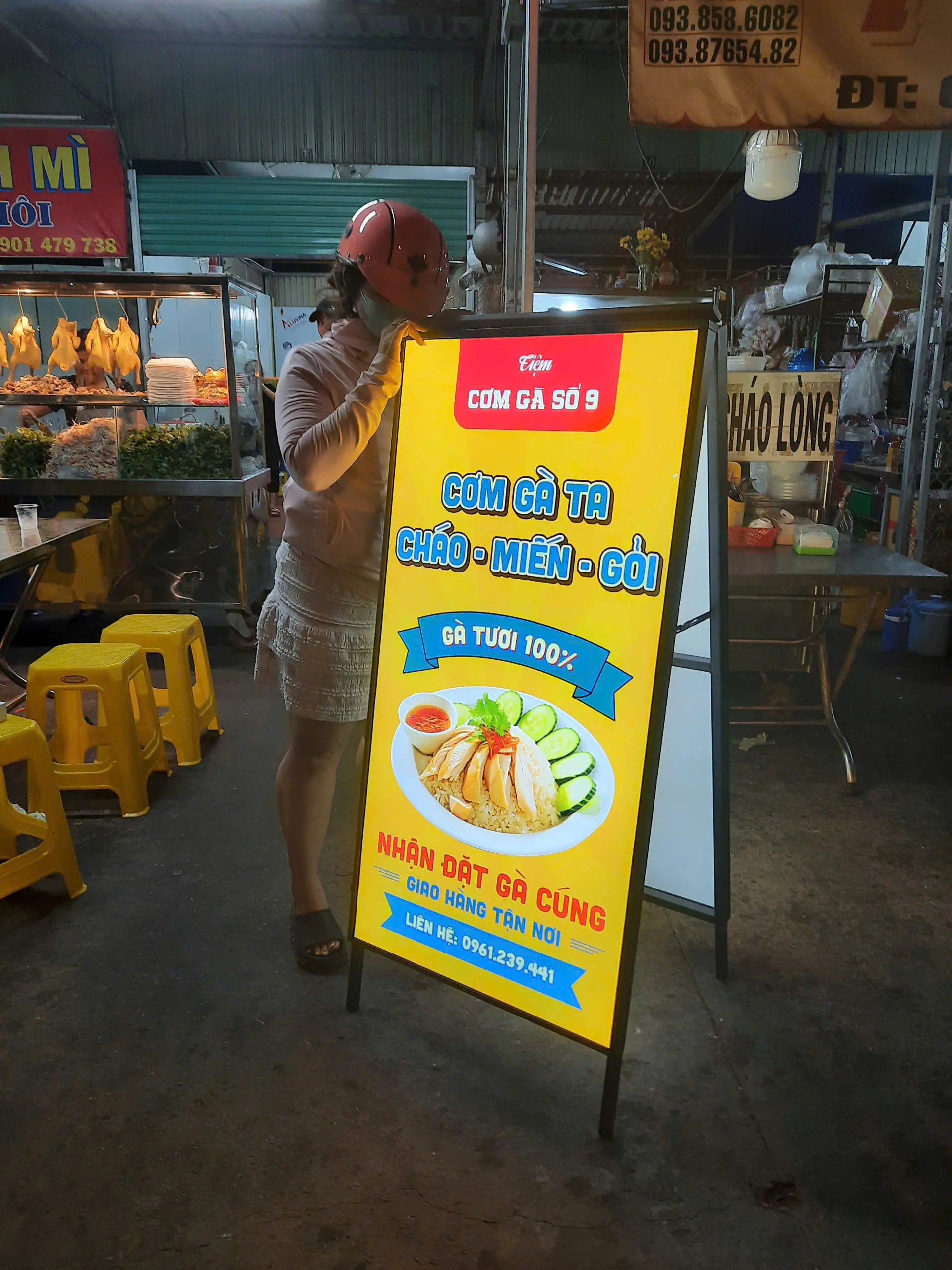 Bảng quảng cáo quán ăn